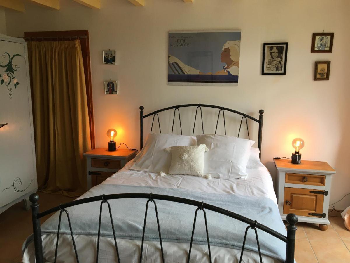 Bouges  A L Époque Bed & Breakfast エクステリア 写真